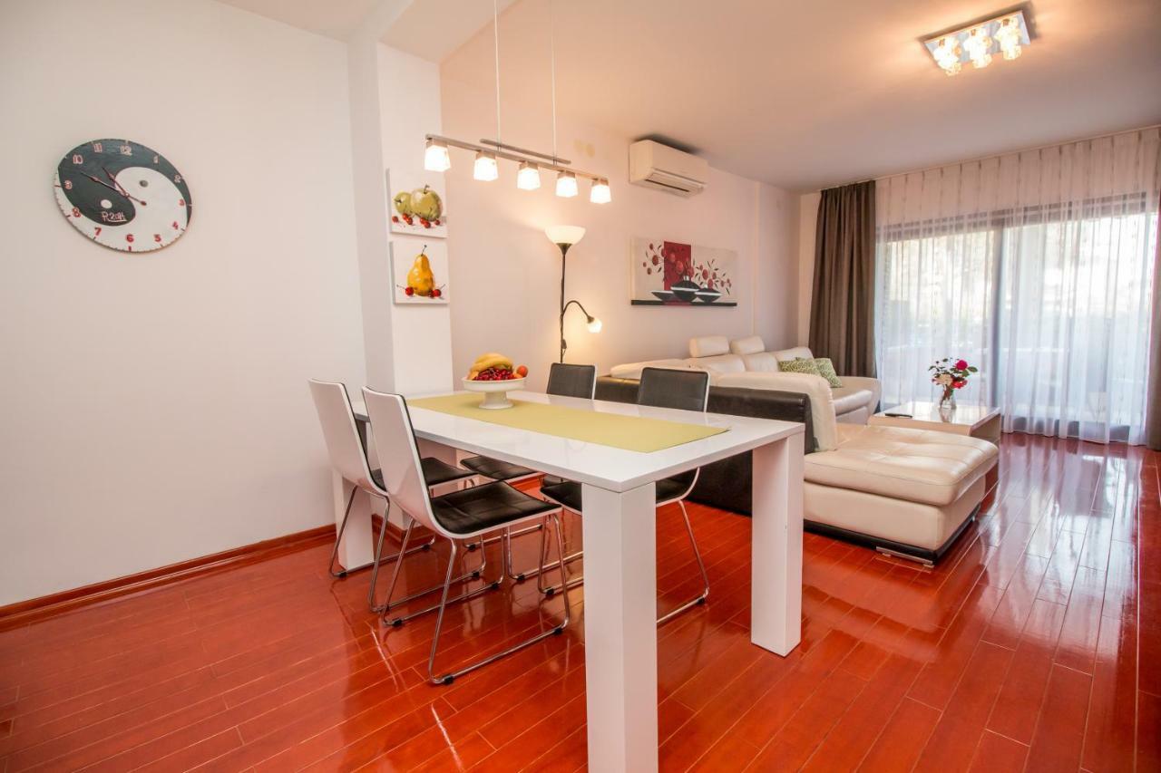 Apartments Mila ロヴィニ エクステリア 写真